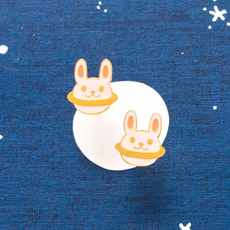 Pink Rabbit Planet Handmade Earrings Rabbit Clip-On Birthday Gift - ต่างหู - วัตถุเคลือบ สึชมพู