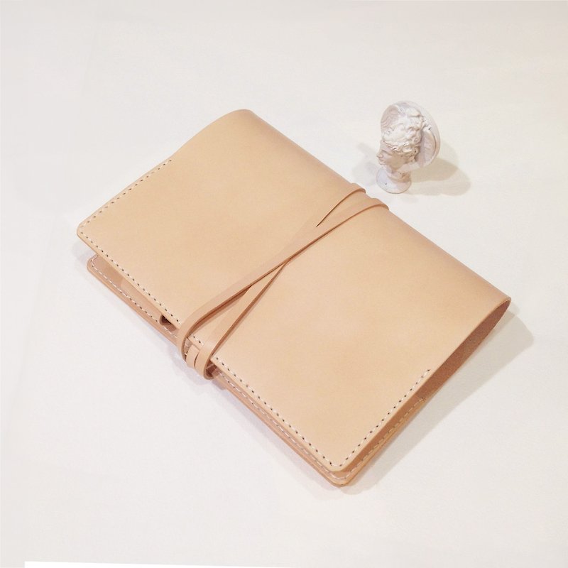 Emmanuelle A5 leather book jacket/handbag-oak white/customized engraving - สมุดบันทึก/สมุดปฏิทิน - หนังแท้ ขาว