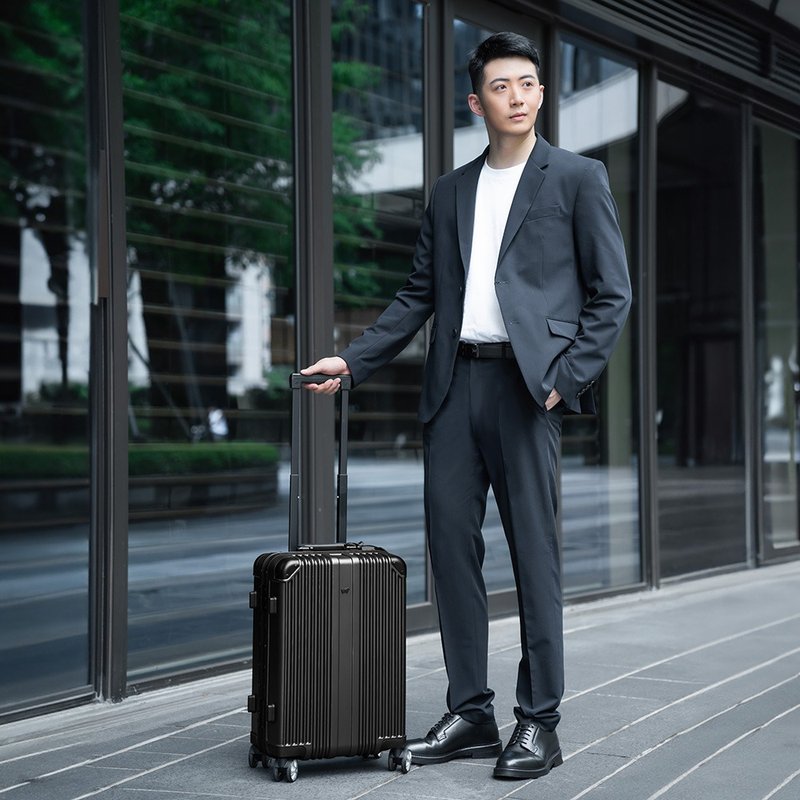 [Free gift bag] Isma 20-inch suitcase black/BFL01-81-BK - กระเป๋าเดินทาง/ผ้าคลุม - หนังแท้ สีดำ