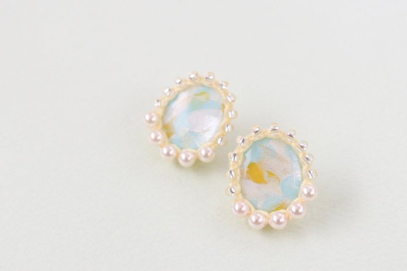 Thread and bead art earrings     Pastel blue - ต่างหู - อะคริลิค สีน้ำเงิน