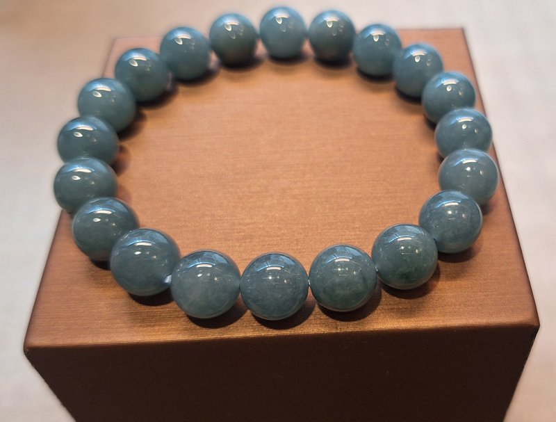 Natural Jadeite jade bracelet in ocean blue - สร้อยข้อมือ - หยก สีเขียว