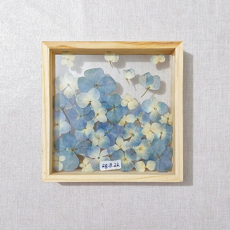 【Mini pressed flower photo frame】Hydrangea hydrangea log photo frame commemorative gift / 10cm - Items for Display - Plants & Flowers Blue