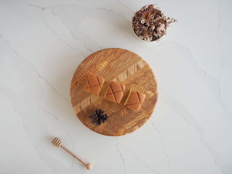 【Canada LARCHWOOD】Round cheese board - Serving Trays & Cutting Boards - Wood 