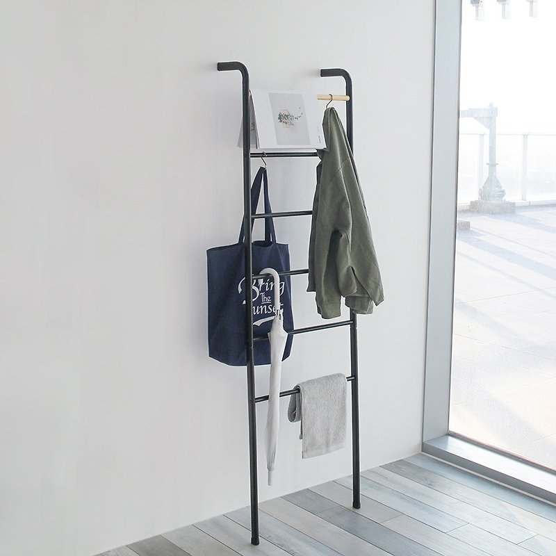 Industrial Style Curved Ladder Towel Hanger-Black - กล่องเก็บของ - โลหะ สีดำ