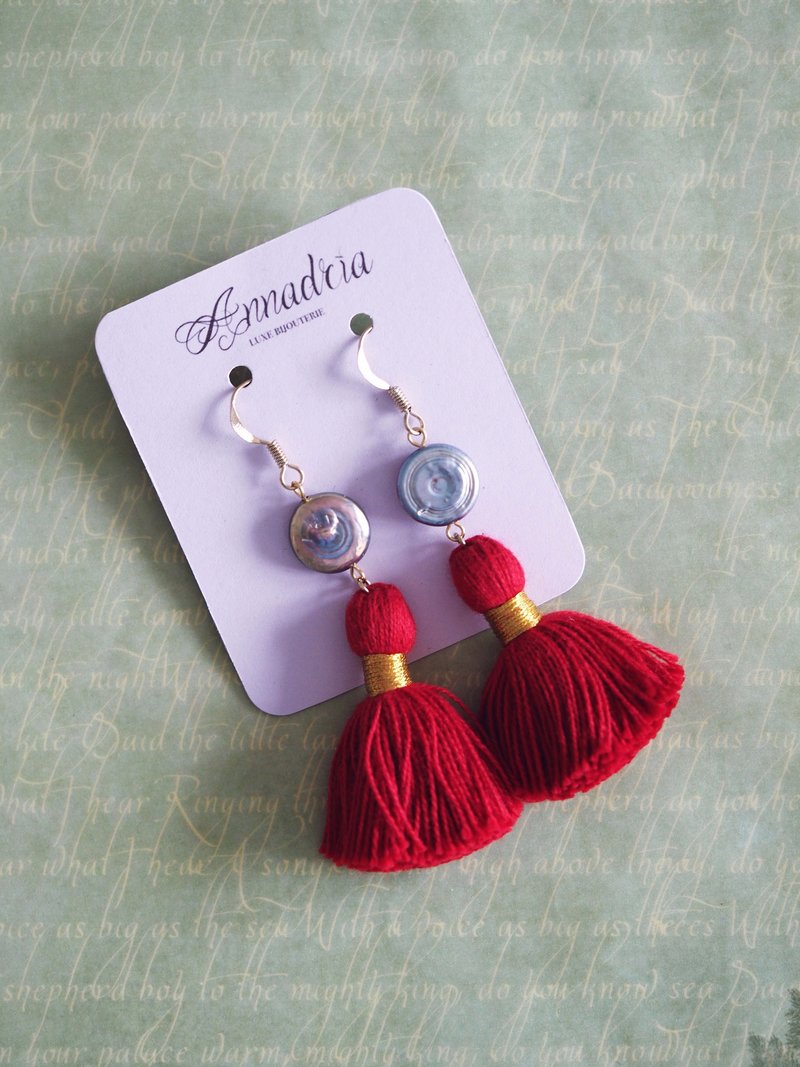 Freshwater pearl red tassel earrings/ Romantic valentine earrings - 耳環/耳夾/耳骨夾 - 寶石 紅色