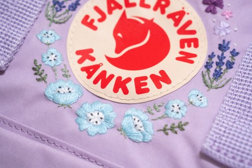 やっちゃん サークル刺繍（キャメル）とグレンチェック柄リュック 総柄リュック – クレヨンしんちゃん公式オンラインショップ