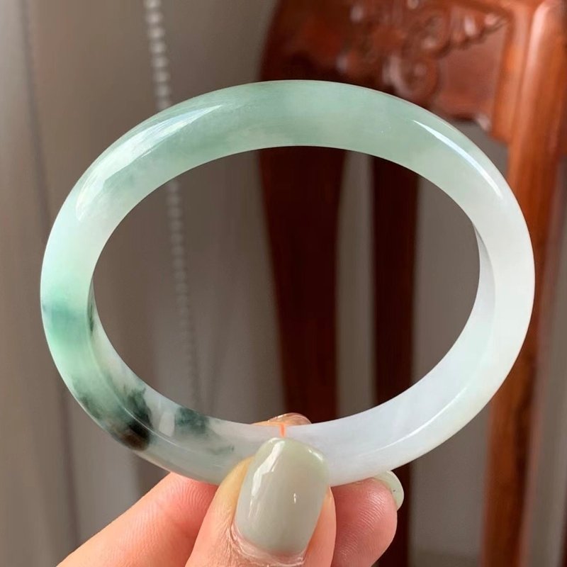 Ice type natural jadeite Myanmar A jade bracelet • Glutinous ice type semi-mountain water jadeite concubine bracelet - สร้อยข้อมือ - หยก สีเขียว