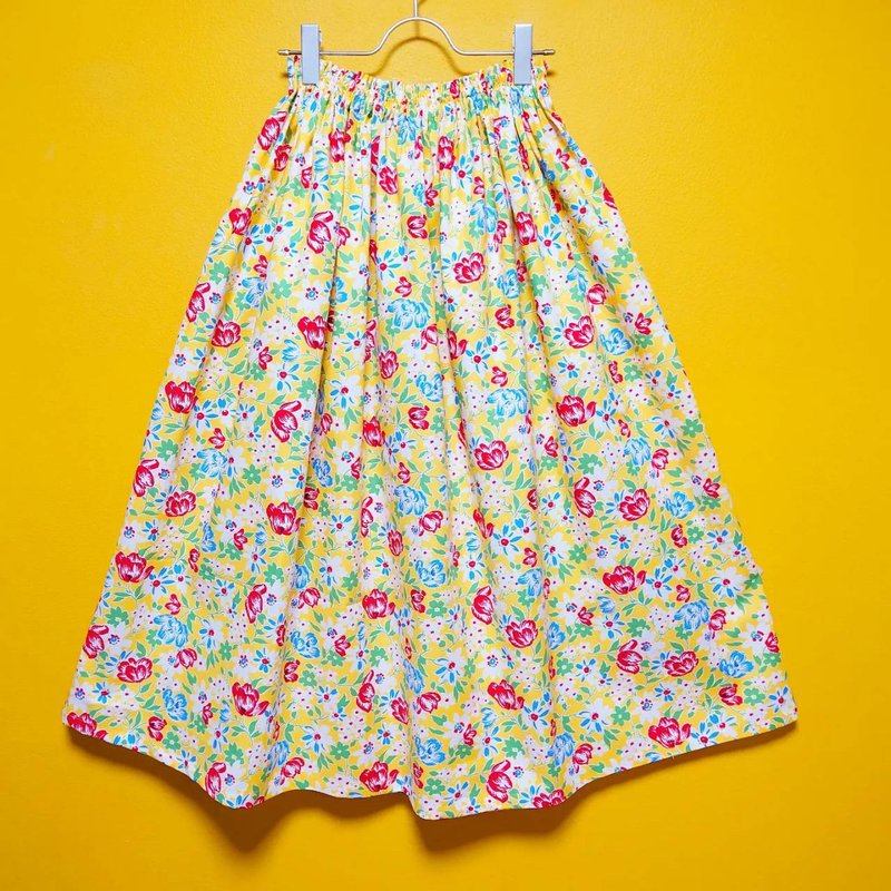 [Made-to-order] Flowers skirt Yellow / Free size / USA fabric / Made in Japan - Skirts - Cotton & Hemp Yellow