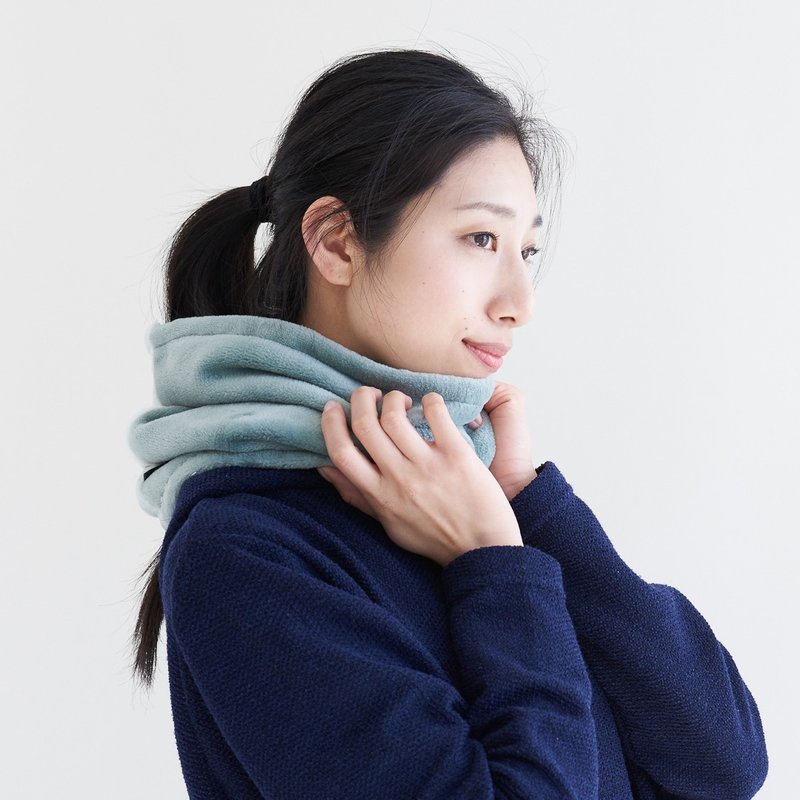 Neck Warmer, Cotton Blanket, Naturally Derived Antibacterial Treatment [Flood of Light] Cotton Blanket, Watercolor Touch, Skin-friendly - ผ้าพันคอถัก - ผ้าฝ้าย/ผ้าลินิน สีเทา