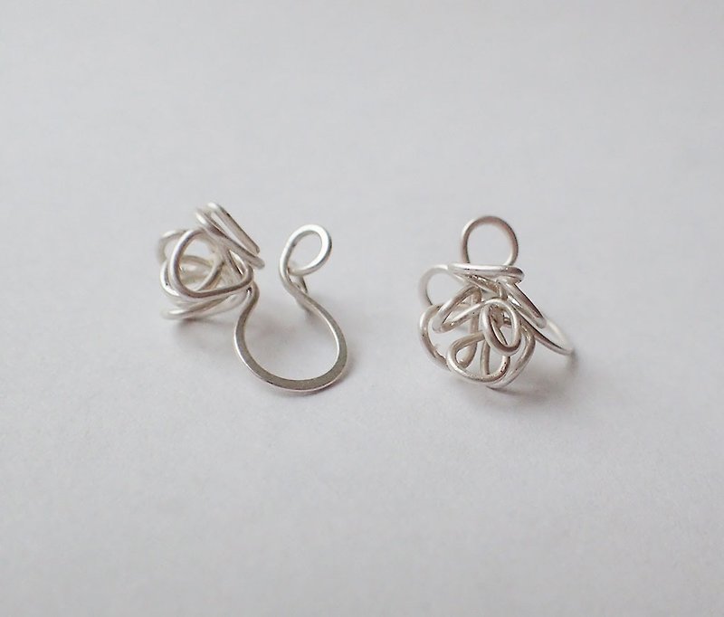 Poppy & sprout earrings, 0.7MM-Fine silver wire - ต่างหู - เงิน สีเงิน