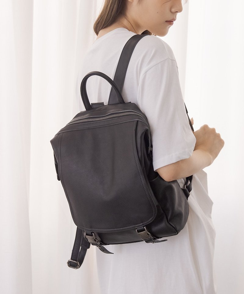 Steel Structure Leather Back Backpack Black - กระเป๋าเป้สะพายหลัง - หนังแท้ สีดำ