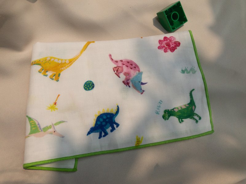 Little dinosaur handkerchief square/single side/exclusive printing - ผ้าเช็ดหน้า - ผ้าฝ้าย/ผ้าลินิน สีเขียว