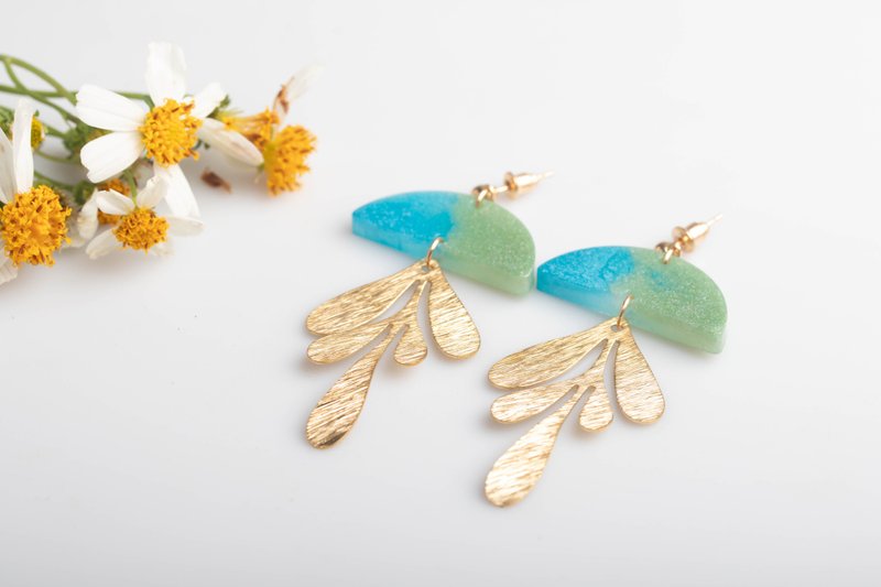 Handmade Dry Pressed Flower Resin Earrings, Real Flower Jewelry - 耳環/耳夾/耳骨夾 - 植物．花 藍色