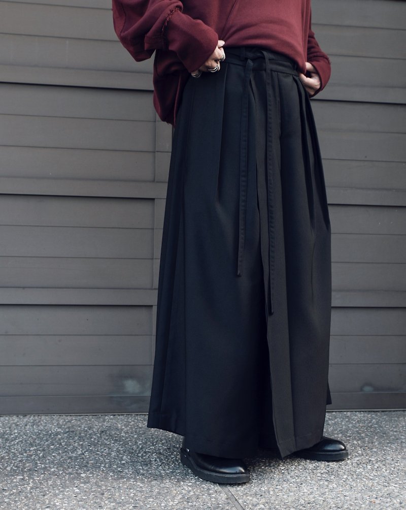 Pleated tying hakama men's version - กางเกงขายาว - เส้นใยสังเคราะห์ สีดำ