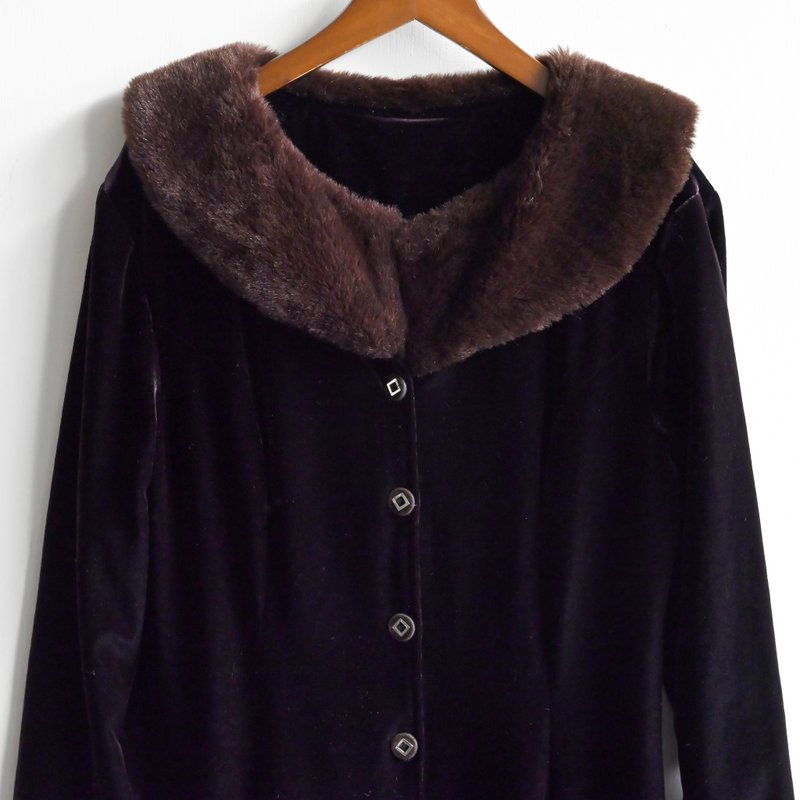 [Egg Plant Vintage] Senlu fur collar velvet long version vintage dress - One Piece Dresses - Other Man-Made Fibers Brown