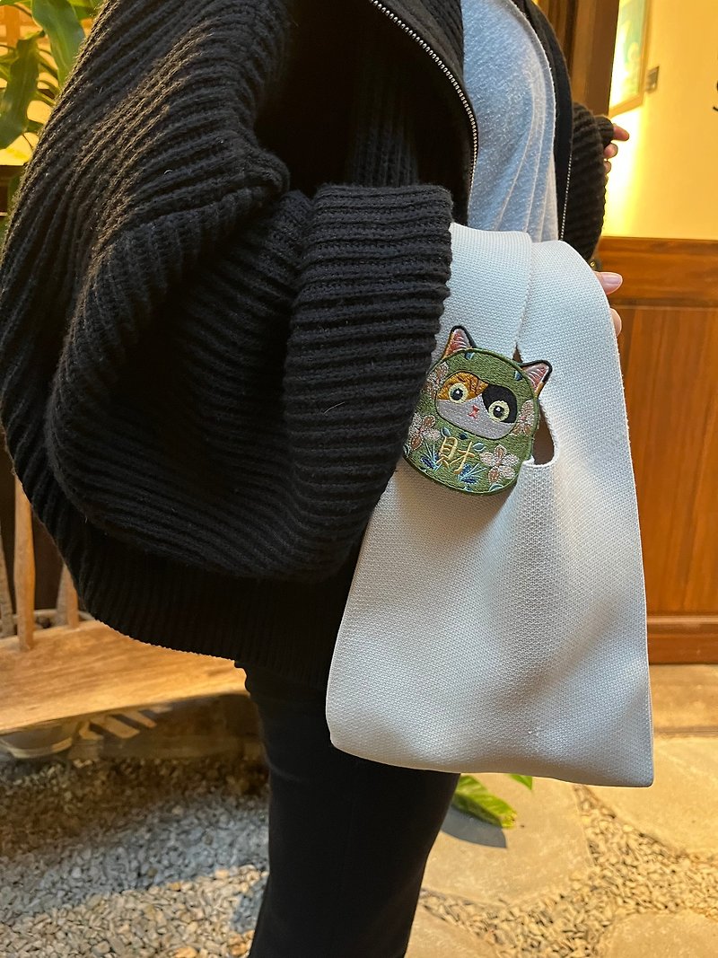 Calico cat Daruma embroidery | hot stamping/pins calico cat lucky cat electric embroidery - Badges & Pins - Thread 