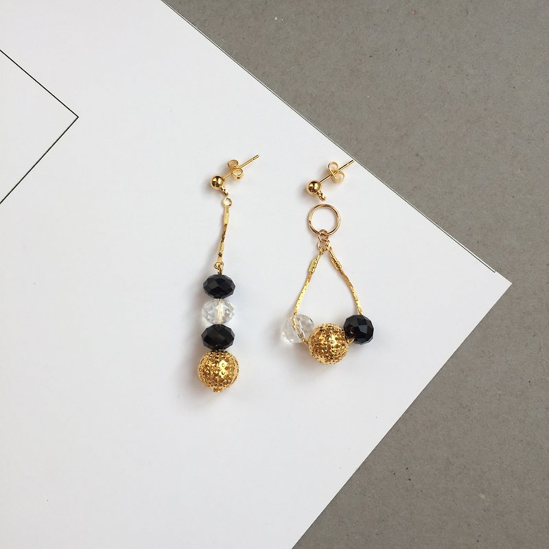 [❤️ any two 10%! ] Auspicious meaning - Golden Globe crystal droplets ❤️ ❤️ string gourd snake bone chain shiny earrings + - ต่างหู - โลหะ สีดำ