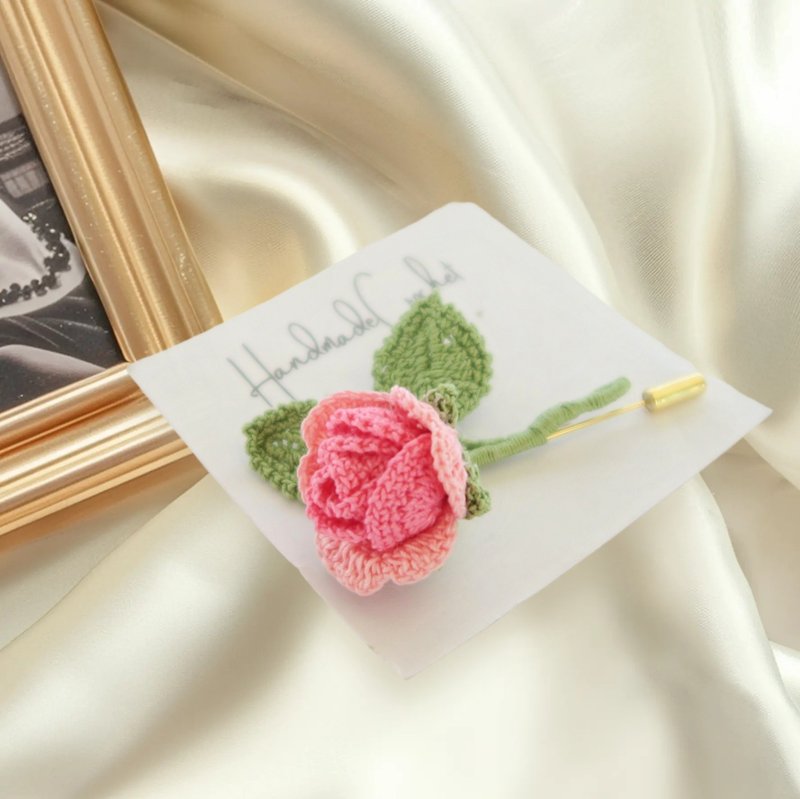Heartfelt Keepsake Edition Micro-crochet Rose Brooch - Brooches - Other Man-Made Fibers Pink