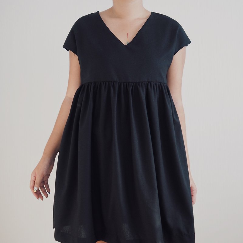Ami dress black linen - 連身裙 - 棉．麻 黑色