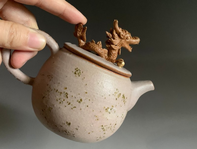 Hand drawn billet dragon button pot - Teapots & Teacups - Pottery Khaki