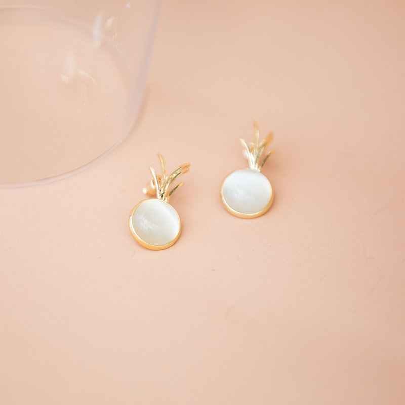 Pineapple fruit earrings, opal white makings, gold-plated earrings - ต่างหู - เครื่องประดับ 