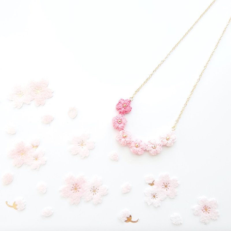 新品萬歲! 微笑項鍊 櫻花 Crochet Flower Smile Pendant Necklac - 項鍊 - 繡線 粉紅色