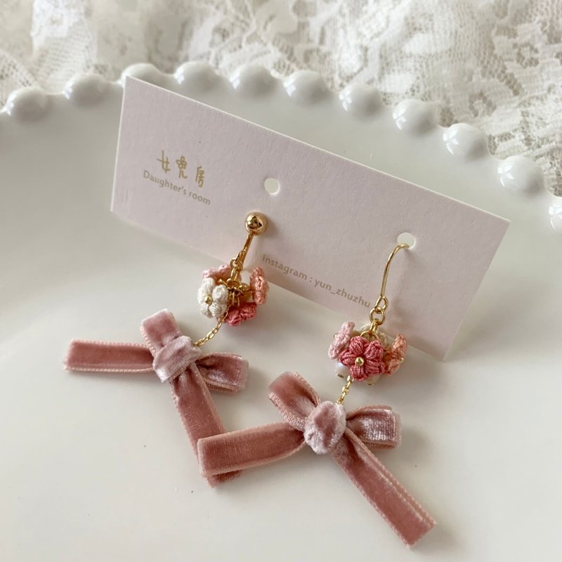 Flowers and flocked bows - Earrings & Clip-ons - Cotton & Hemp Pink