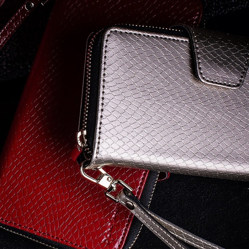 iPhone SE (2nd generation) 8 & 7 (4.7 inches) snakeskin embossed zipper wallet leather case bright red - อื่นๆ - หนังเทียม สีแดง