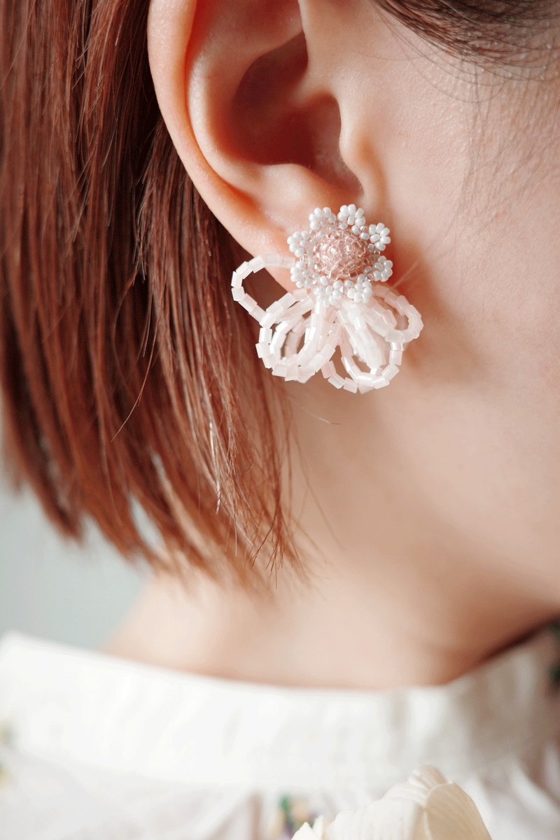 Beaded Floral Tassel Earrings - ต่างหู - วัสดุอื่นๆ 