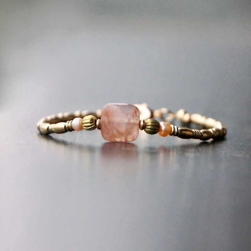 ITS-948 [natural stone series · Athena] Rhodochrosite / pearl / brass button bracelet. - Bracelets - Other Metals Gold