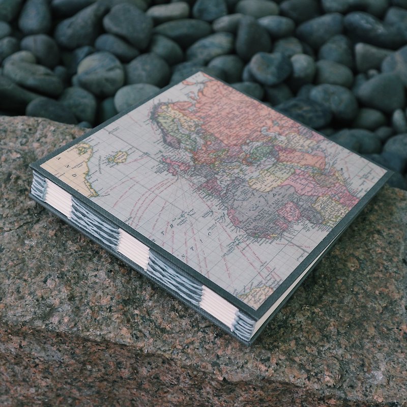 Miss crocodile map ﹞ ﹝ French handmade wire-bound book - สมุดบันทึก/สมุดปฏิทิน - กระดาษ 