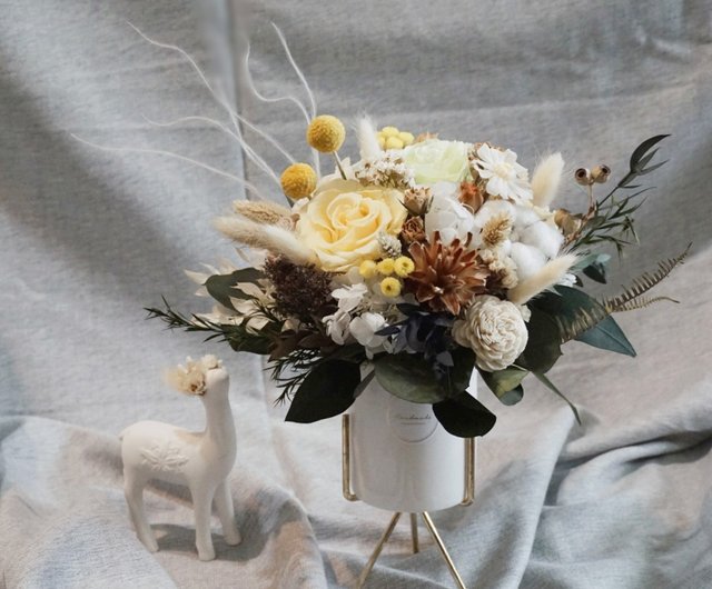 枯れた鉢植えの花のない乾いた鉢植えの花誕生日プレゼント卒業式バレンタインデー ショップ Emma Floral ドライフラワー ブーケ Pinkoi