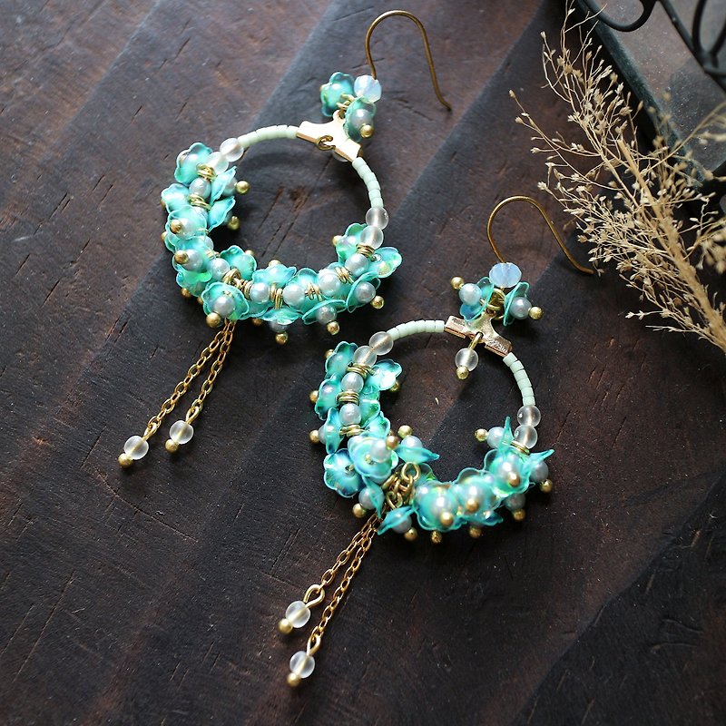 Sequin mint blue wreath-shaped Bronze half small ear Clip-On earrings - Earrings & Clip-ons - Copper & Brass Blue