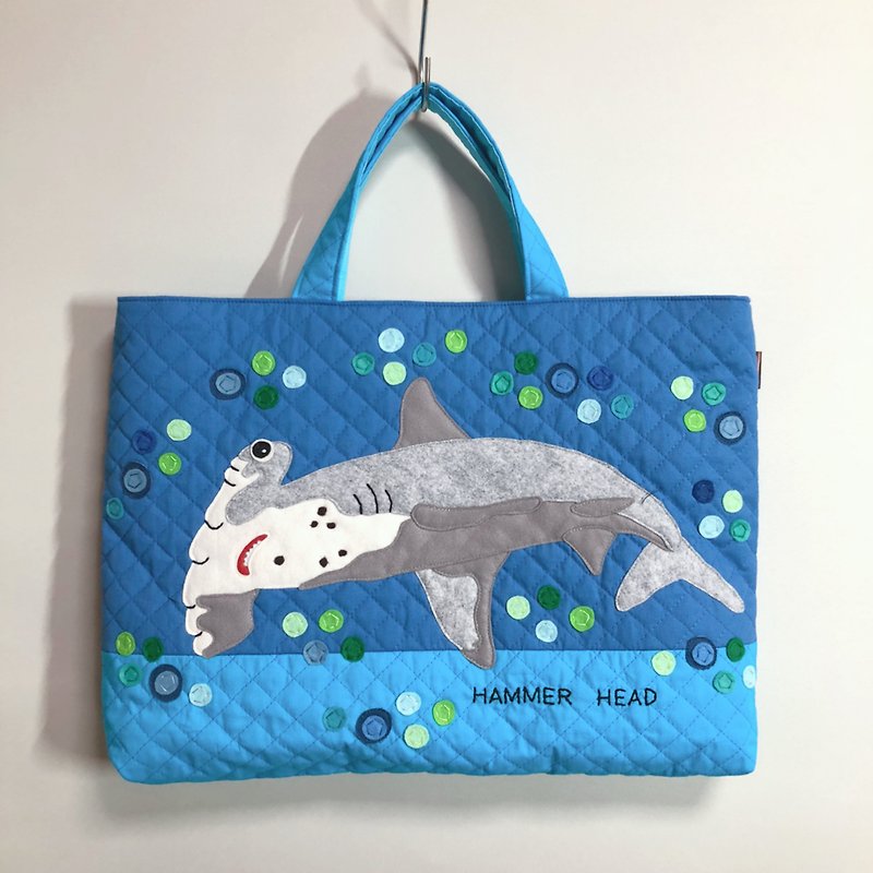 【Picture Book Bag】Quilted Hammerhead Shark in Blue and Turquoise / Boy/Girl - อื่นๆ - ผ้าฝ้าย/ผ้าลินิน สีน้ำเงิน