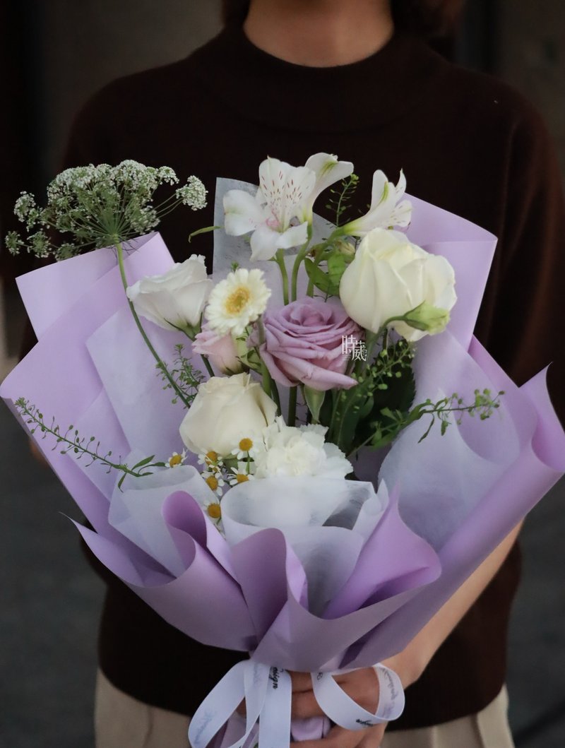 Elegant and simple Ocean Song purple and white flower bouquet/Taichung area only - ช่อดอกไม้แห้ง - พืช/ดอกไม้ สีม่วง