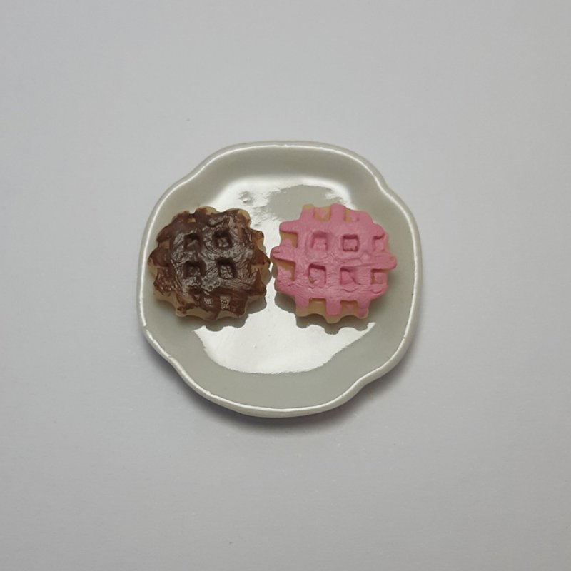 10 Waffle Food Miniature Handmade Dollhouse collectible Pretend Play 1/12 - 擺飾/家飾品 - 黏土 黃色
