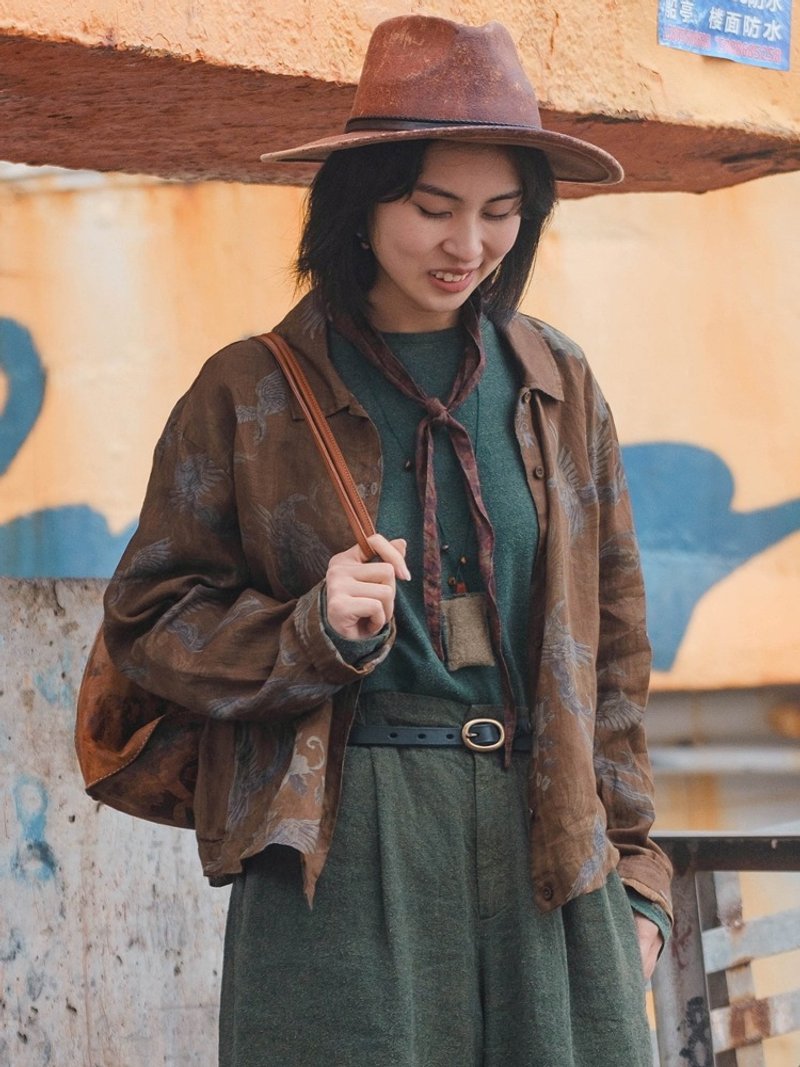 鳳羽 復古苧麻印花開衫 長袖防曬襯衫 - 女襯衫 - 棉．麻 咖啡色