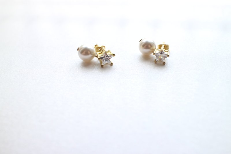星星珍珠-鋯石 珍珠 黃銅耳環 - 耳環/耳夾 - 其他金屬 白色