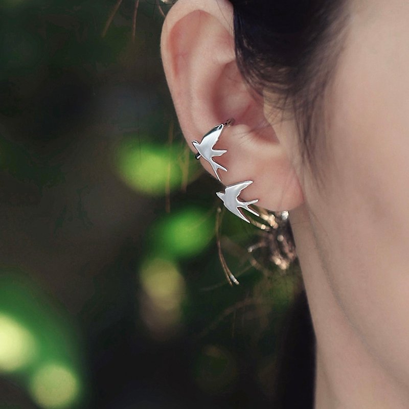 No pierced ear clip Forest series simple Silver gold-plated jewelry literary swallow bird earring gift - ต่างหู - เงิน สีเงิน