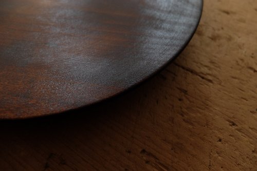 拭き漆の木皿 栃 24cm - Shop PINT Plates & Trays - Pinkoi