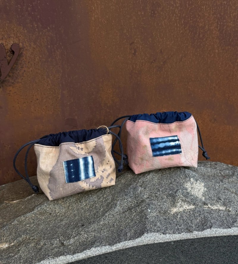 【記憶有限】EcoPrint 花葉移印束口小包 - 手提包/手提袋 - 棉．麻 多色