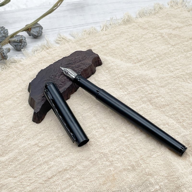 【品初鋼筆】客製化刻字_島語台灣筆座 紙鎮_不包含筆 - 其他書寫用具 - 木頭 咖啡色