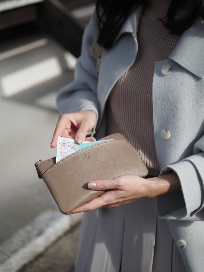 Doona (Peanut): Long wallet, zip wallet, soft cow leather, Slim, Compact, Brown - 錢包/皮夾/長短夾 - 真皮 卡其色