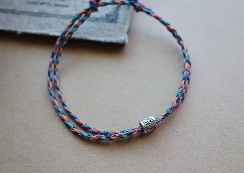 Leaf Brazilian Wax thread / sterling silver / braided bracelet / classic round knit / 925 silver bracelet - สร้อยข้อมือ - กระดาษ 