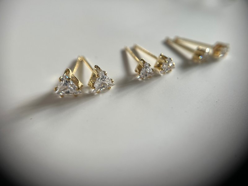 French Classic Series-Unnamed #29 (Medium Triangular Diamond Style) - Earrings & Clip-ons - Copper & Brass Multicolor
