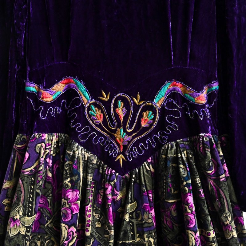 [Egg Plant Vintage] Philodendron embroidered velvet vintage dress - ชุดเดรส - ไฟเบอร์อื่นๆ สีม่วง