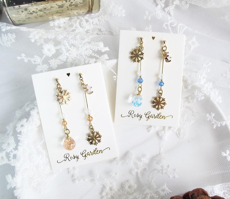 Rosy Garden 節慶冬日款 雪花飄落 流沙水晶球耳環 可換耳夾 - 耳環/耳夾/耳骨夾 - 玻璃 藍色