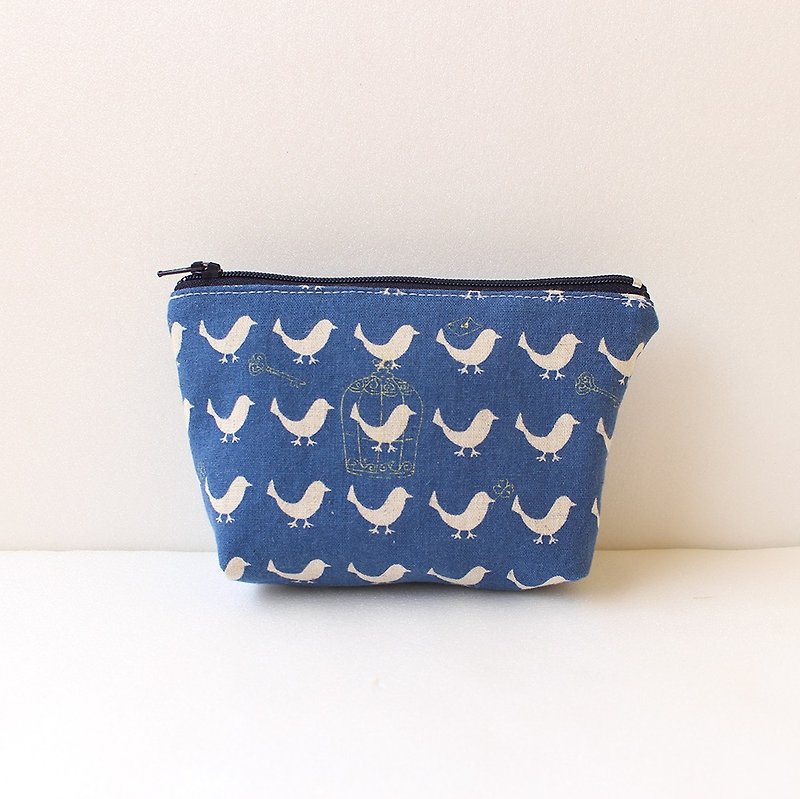 Silhouette bird storage bag / sundries bag purse hygiene cotton bag - Toiletry Bags & Pouches - Cotton & Hemp Blue