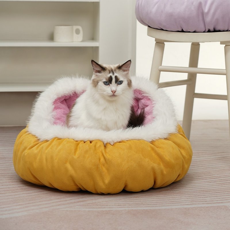 Pawsholic pet velvet nest-Toffee strawberry pet sleeping mat pet sleeping nest pet sleeping bed - ที่นอนสัตว์ - วัสดุอื่นๆ 