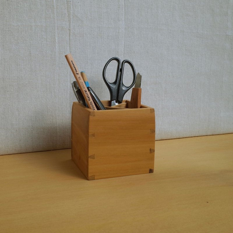 Square/round pen holder - Pen & Pencil Holders - Wood 